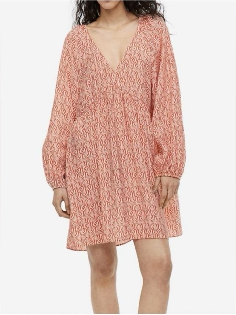 H&M V-Neck Long Sleeve Printed Shift Dress in Coral
